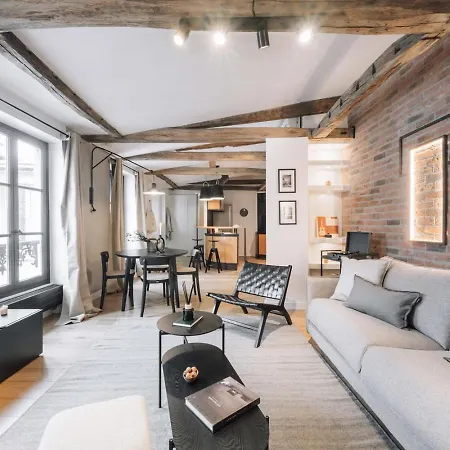 Aretha - 1 Dans Le Marais. * Paris